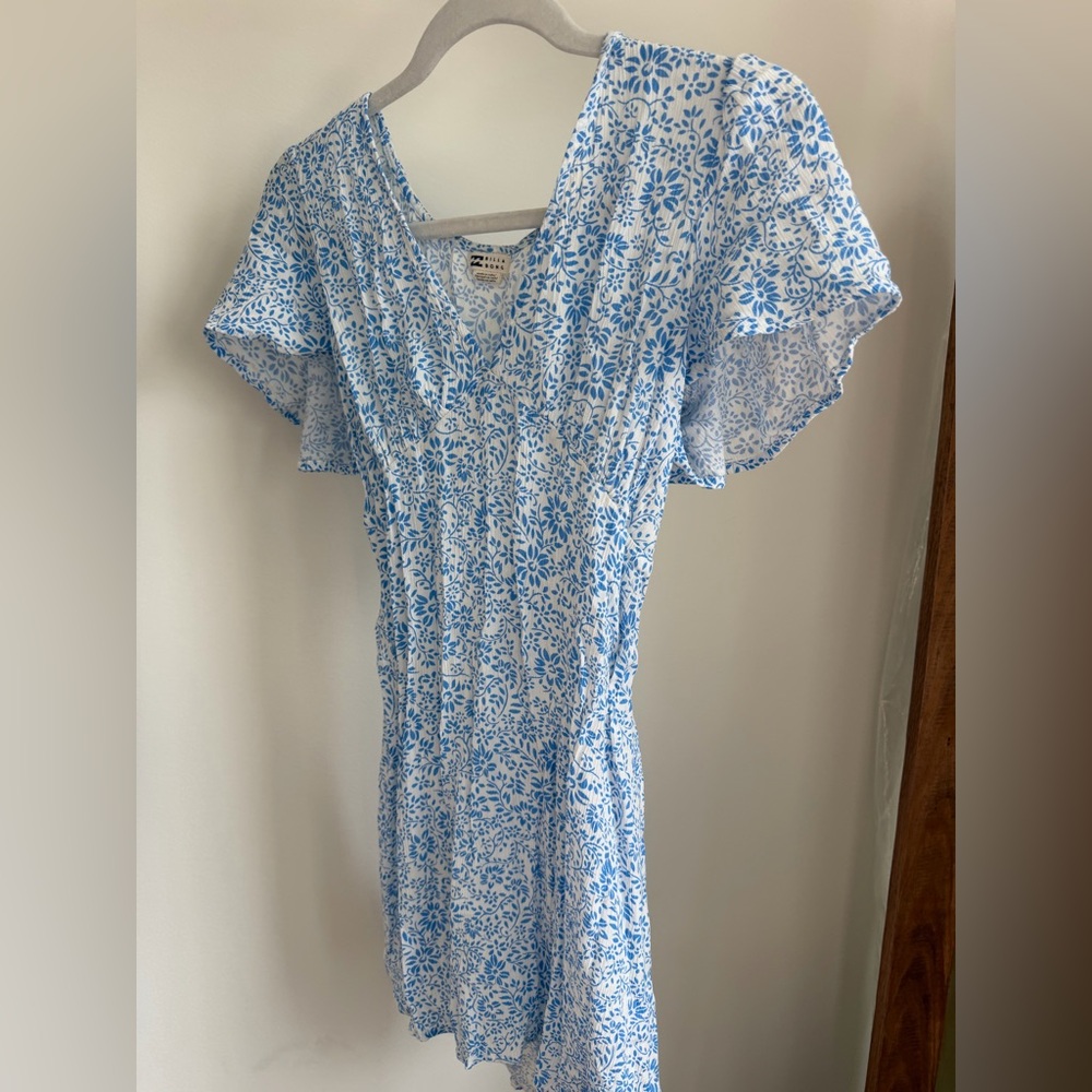Billabong Light Blue and White Floral Midi Dress
